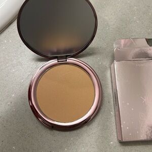 Silky Smooth Tan Compact Foundation